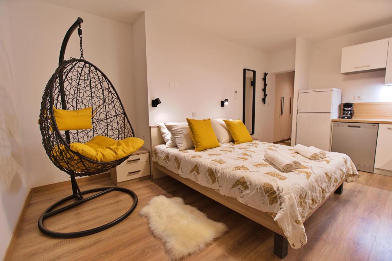 Apartments Kiwi 罗维尼 外观 照片