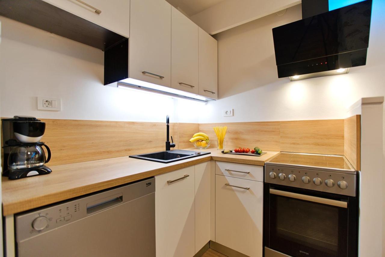 Apartments Kiwi 罗维尼 外观 照片