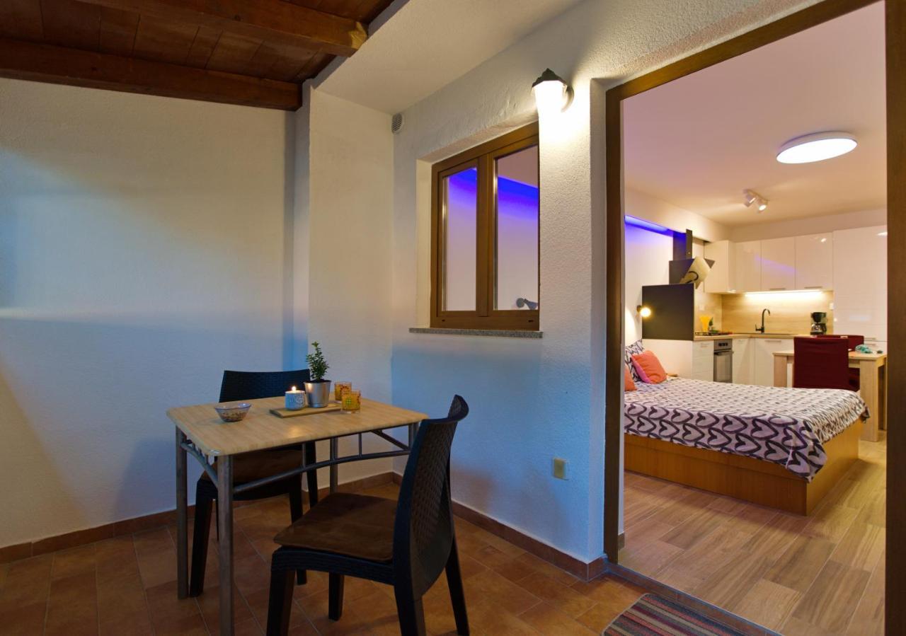 Apartments Kiwi 罗维尼 外观 照片