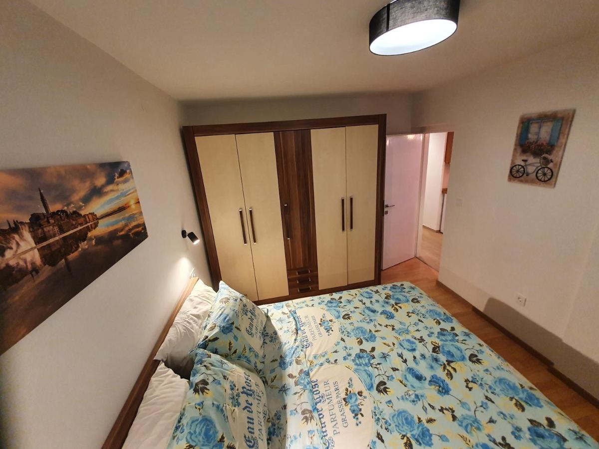 Apartments Kiwi 罗维尼 外观 照片