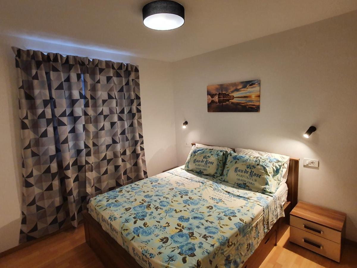 Apartments Kiwi 罗维尼 外观 照片