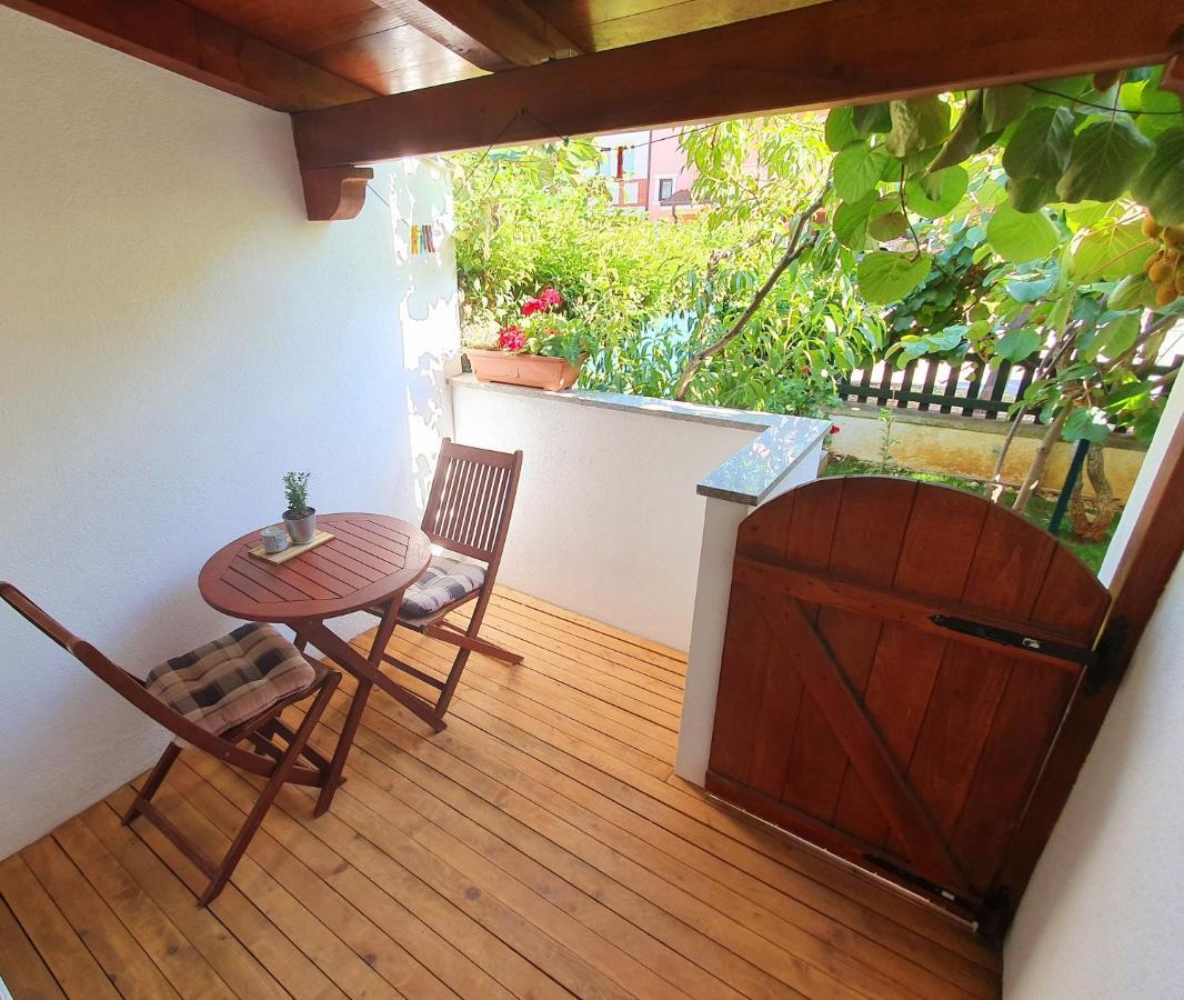 Apartments Kiwi 罗维尼 外观 照片